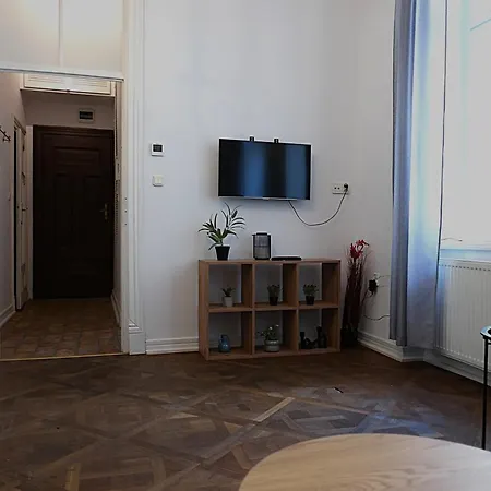 Kamienica Srodmiescie 17a Апартаменты Варшава