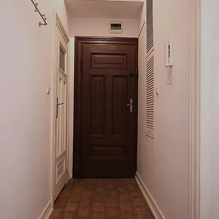 Apartman Kamienica Srodmiescie 17a *